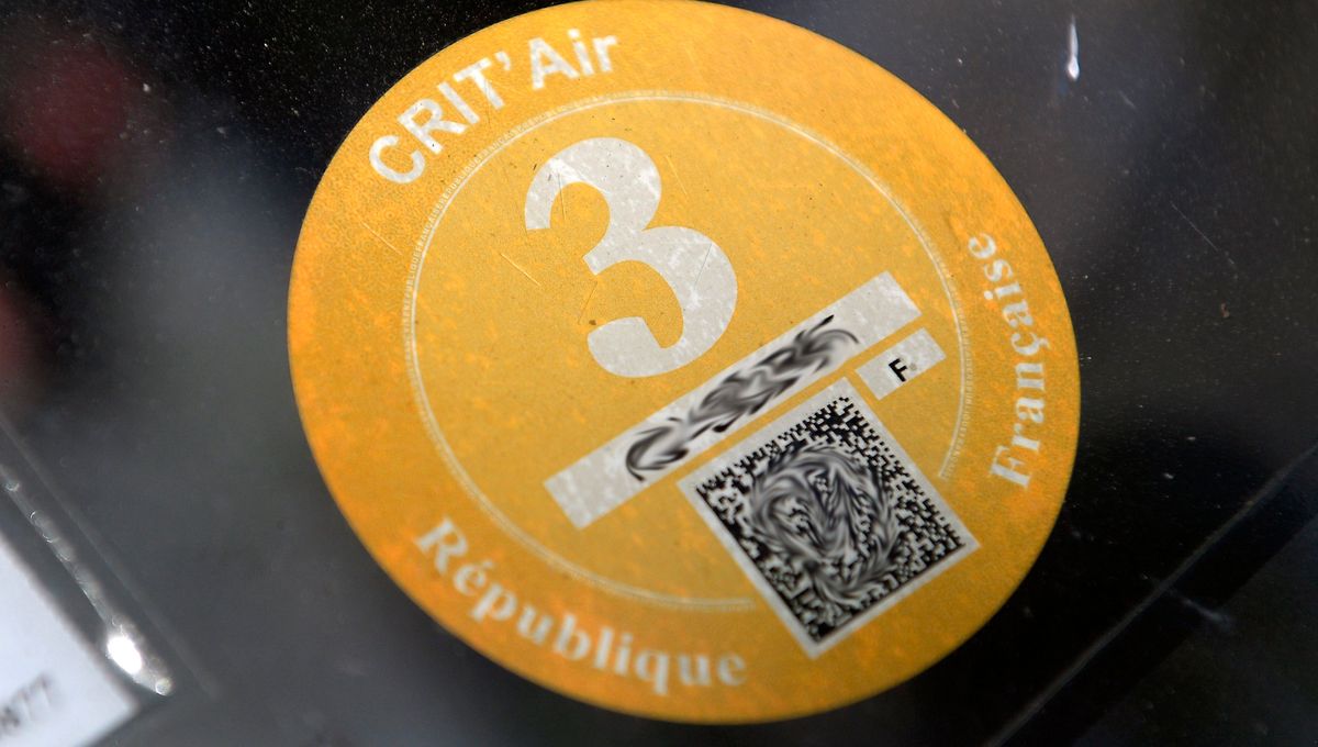 découvrez tout ce qu'il faut savoir sur la vignette crit'air après la mise en place des zones à faibles émissions (zfe). informez-vous sur les réglementations, les avantages et les modalités d'obtention de cette vignette essentielle pour circuler en toute légalité dans les zones urbaines sensibles.