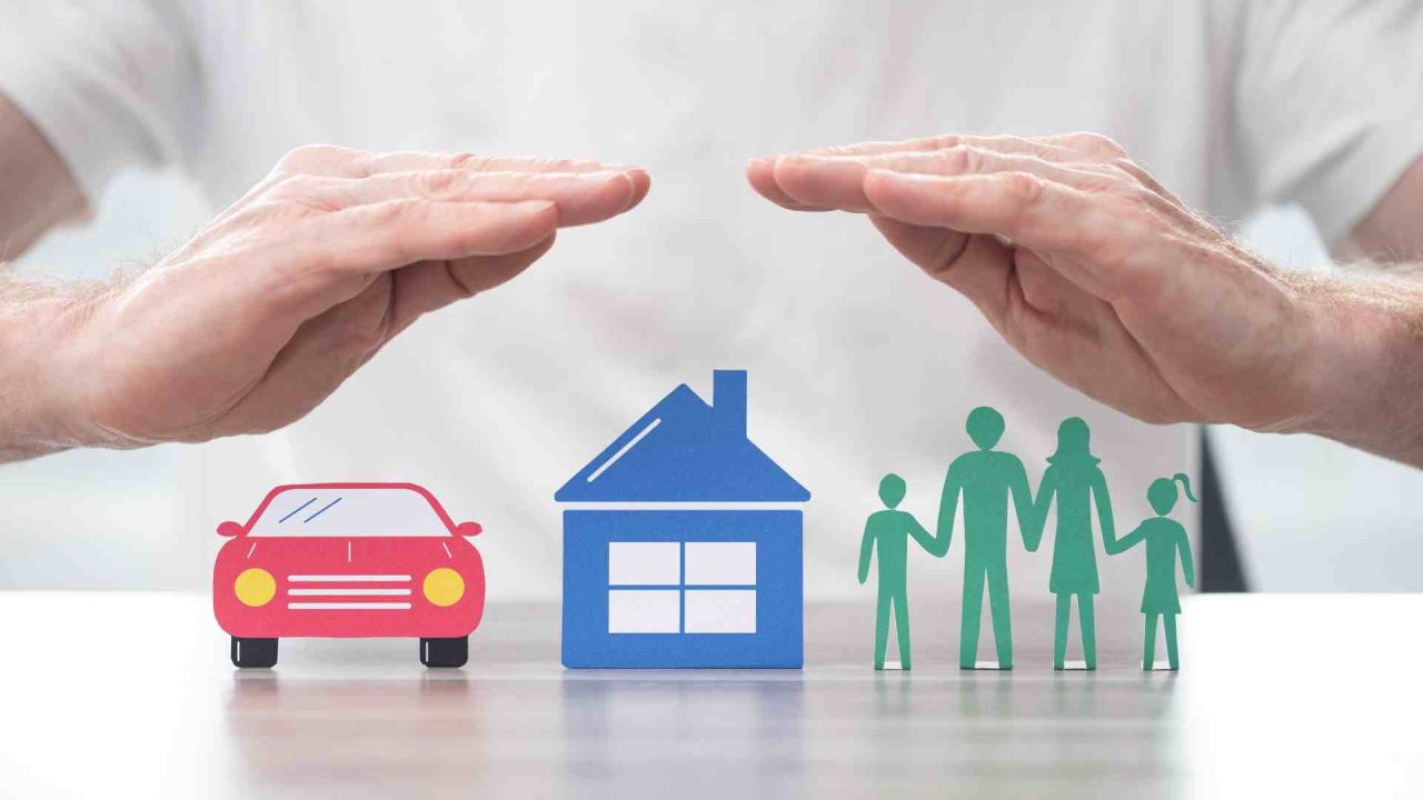 découvrez l'assurance auto idéale qui vous offre une protection complète, des garanties adaptées à vos besoins et des tarifs compétitifs. protégez votre véhicule et roulez en toute sérénité grâce à nos solutions sur mesure.