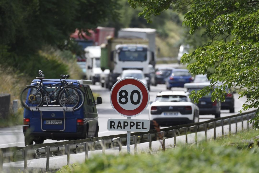 découvrez les tendances et les statistiques clés sur la sinistralité routière en france. analysez l'évolution des accidents de la route, les facteurs contributifs, et les mesures en place pour améliorer la sécurité routière et réduire le nombre de victimes.