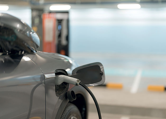 découvrez tout sur la réparabilité des véhicules électriques : conseils pour l’entretien, facilités de réparation, coût des pièces détachées et astuces pour prolonger la durée de vie de votre voiture électrique.