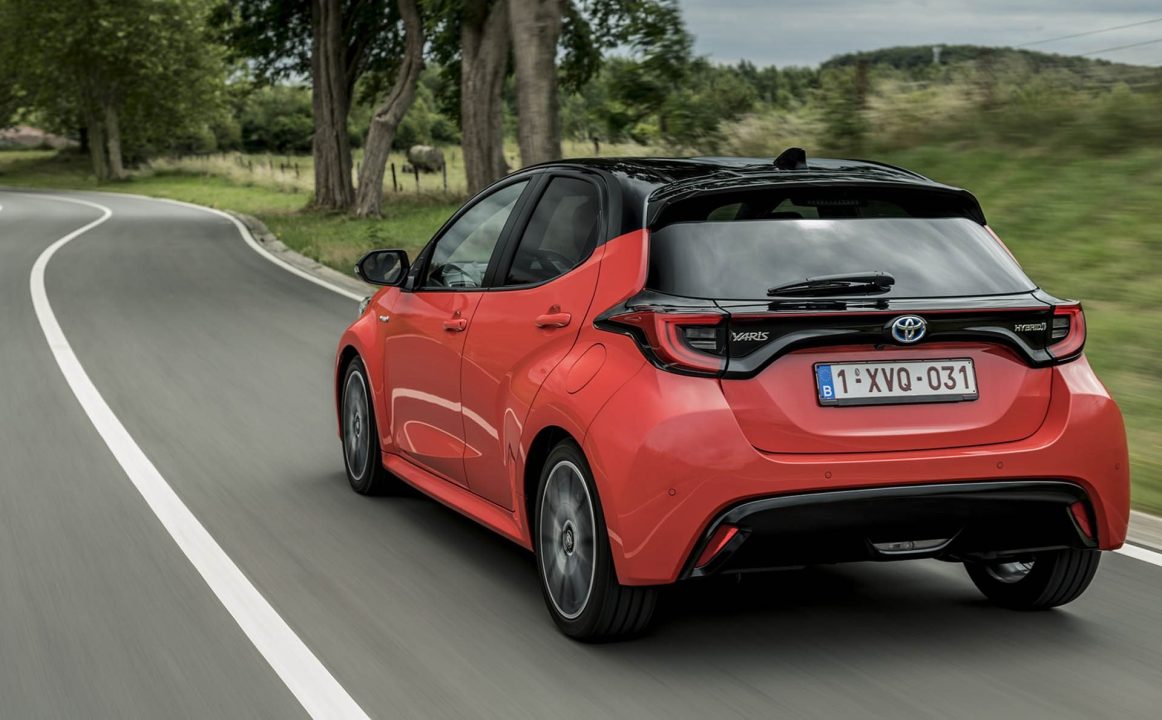 découvrez comment fonctionne l'assurance auto pour les voitures hybrides, les avantages spécifiques et les points à surveiller avant de choisir votre contrat. comparez les offres adaptées aux conducteurs de véhicules hybrides.