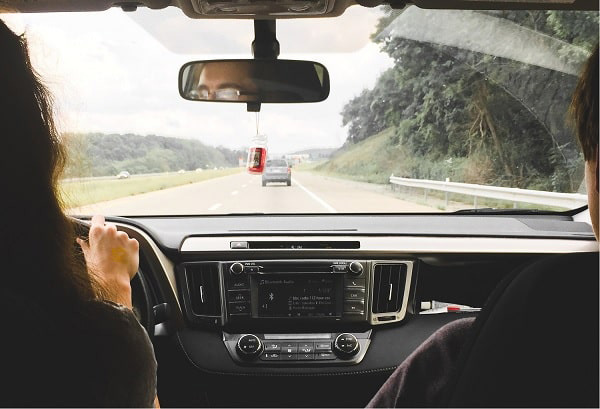 découvrez les conséquences graves de la conduite en état d'ivresse à 159 km/h sans permis ni assurance, un comportement dangereux aux sanctions sévères.