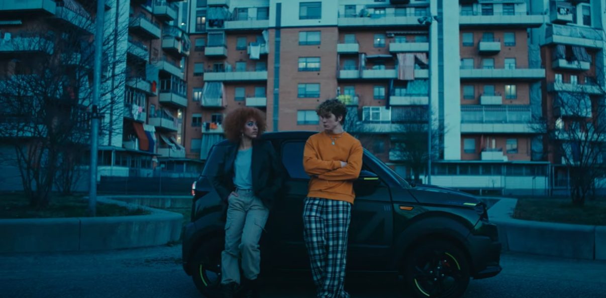 découvrez comment faire face aux assurances auto coûteuses pour les jeunes sans permis et trouvez des solutions adaptées à votre situation.