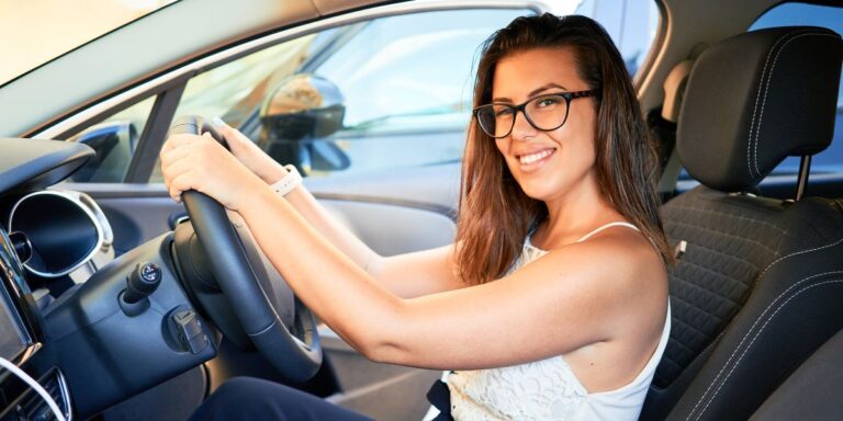 découvrez les risques et les solutions pour les jeunes conducteurs sans assurance. informez-vous sur la législation, les sanctions et comment assurer votre véhicule efficacement.