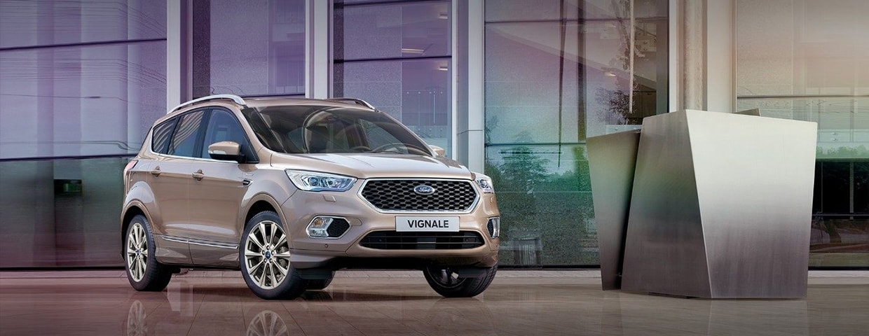 volvo, axa et assurone s'associent pour lancer une assurance auto innovante, offrant protection avancée et services personnalisés aux conducteurs.