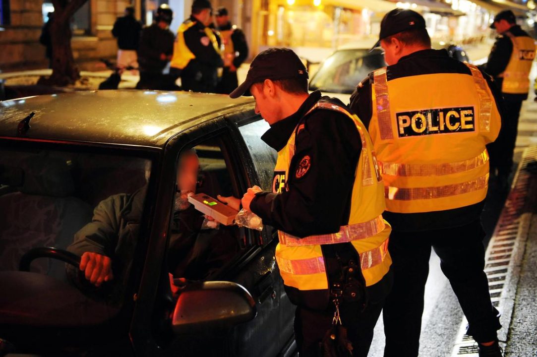 découvrez les risques et les sanctions liés à la conduite dangereuse sans permis ni assurance, amplifiée par la consommation de stupéfiants. informez-vous pour mieux prévenir ces comportements à haut danger.