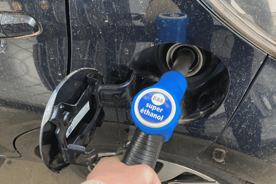 découvrez les risques légaux et les implications en assurance de conduire un véhicule à l'e85 sans boîtier adapté. informez-vous pour rouler en toute sécurité et conformité.